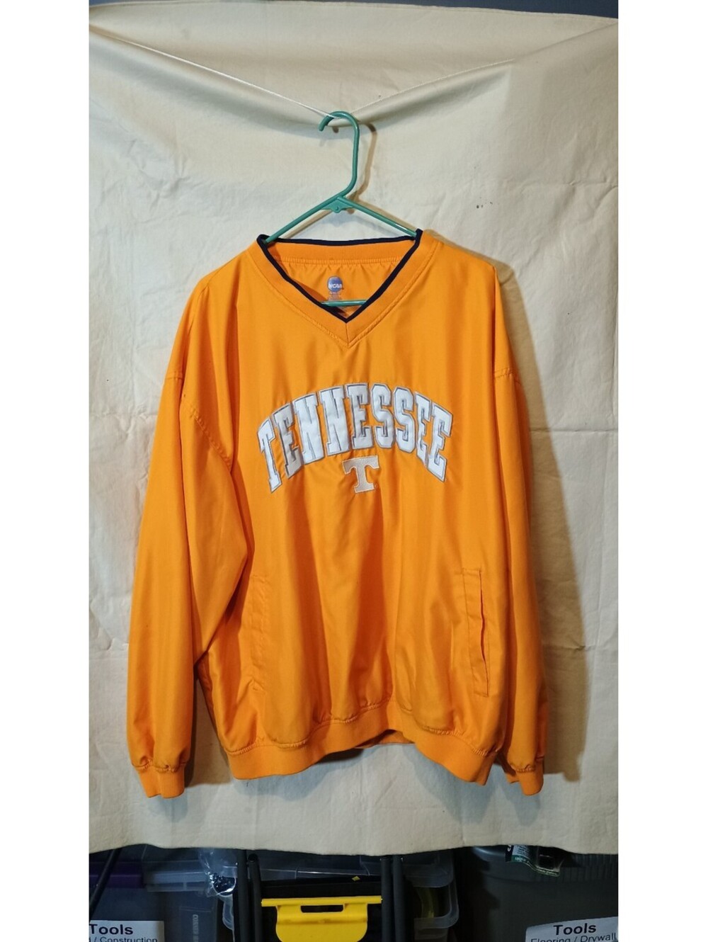 NCAA Tennessee V-Neck Pullover Sweatpshirt Orange Size Large